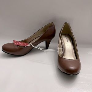 Merona brown faux leather pumps size 5.5